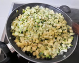 Foto del paso 2 de la receta: Tortilla de calabacín