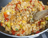 Foto del paso 3 de la receta: Arroz vegetariano lleno de salud 💪 color 🌈 y sabor😋