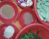 Foto langkah ke 2 dari resep Sayur labu kacang gurih.