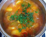 Foto del paso 5 de la receta: Guiso de patatas mantecosas con ajos, cebolla y pimiento verde
