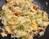 Foto langkah ke 3 dari resep Tumis Kol Telur.