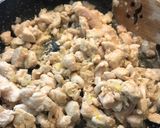 Zöld pesztós csirke, fürjtojásos salátával recept fázis 2 fotója
