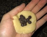 Foto del paso 4 de la receta: Galletitas con chispas de chocolate (Crocantes)