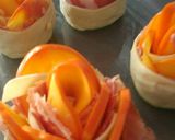 Foto del paso 6 de la receta: Flor de Pérsimon con Jamón y Queso