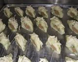 Foto langkah ke 4 dari resep Singkong Gulung Sosis.