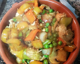 Foto del paso 3 de la receta: Huevos al Plato con Colas de Rape