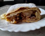 Foto del paso 14 de la receta: Strudel de Manzana con salsa y helado