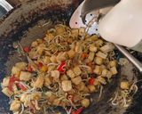 Foto langkah ke 4 dari resep Tumis Toge Tahu.