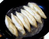 A picture of step 4 of [Noodles] Crispy Potstickers.