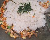 Foto langkah ke 4 dari resep Nasi Goreng Daun Jeruk.