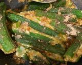 A picture of step 5 of Paneer Aloo stuffed bhindi with achari masala.