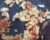 Foto langkah ke 3 dari resep Tomato Scramble Egg.