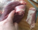 Foto del paso 2 de la receta: Punta de picana mechada con tocino