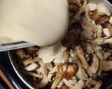 Foto del paso 4 de la receta: Pollo cremoso con champiñones