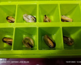 Foto del paso 2 de la receta: Ensalada de ventresca con gelatina de mejillones y tomate pimiento