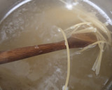 Foto del paso 1 de la receta: Spaghetti con manzana y champiñones
