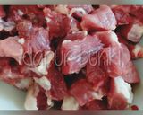 Foto langkah ke 1 dari resep Sup daging sapi magic com empuk wangi rempah.