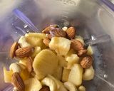 A picture of step 2 of Apple halwa.