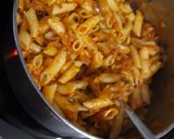 صورة لخطوة 4 من وصفة المعكرونة بالتونة في الفرن 🧀