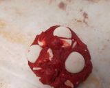 Foto langkah ke 5 dari resep Red Velvet Soft Cookies Sourdough Discard.