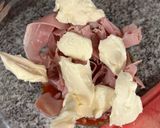 Foto del paso 4 de la receta: Calzone relleno (jamón, queso, tomate, huevo y aceitunas) 👏🏻