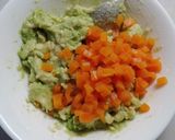 Foto del paso 12 de la receta Ensalada de aguacates con gambas y salsa rosa