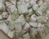 Foto langkah ke 1 dari resep Sayur Lodeh Terong.