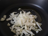 Rigatoni con Salsa de tomate, calabacín y atún