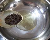 A picture of step 7 of Hara Chana sabji.