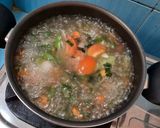 Foto langkah ke 3 dari resep Sayur Sop Telur Puyuh.