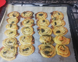 Foto del paso 4 de la receta: Rollitos de hojaldre con Salmón y Espinacas
