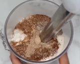 A picture of step 2 of Oreo Chocolate shake.