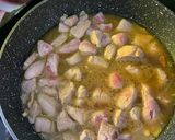 Foto del paso 3 de la receta: Solomillo de cerdo al ajillo con puré de patata aromatizado con tomillo y pimentón