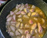 Foto del paso 3 de la receta: Solomillo de cerdo al ajillo con puré de patata aromatizado con tomillo y pimentón