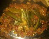 A picture of step 9 of Masala Bharwa Bhindi with Roti.