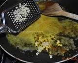 Persian Scrambled eggs with Feta Cheese and Dillپنیر برشته گیلانی recipe step 3 photo