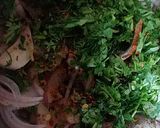 A picture of step 2 of Crispy palak k pakory.