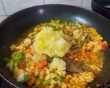 A picture of step 3 of Chicken Keema and Vegetables Kachori.