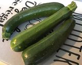 Une image de l'étape 2 de Courgettes en sauce verte, vin blanc et ail des ours.