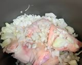 Foto del paso 4 de la receta: Manitas de cerdo a la andaluza