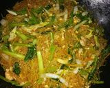 Foto langkah ke 5 dari resep Bihun goreng enak.