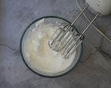 Gambar langkah 1 resipi Telur Berawan atau Cloud Eggs.