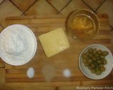 A picture of step 16 of Olive bread.