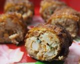 A picture of step 5 of Pork Prawn Meat Roll.