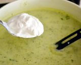 Tejszínes cukkinikrémleves recept csirkekockákkal recept fázis 5 fotója