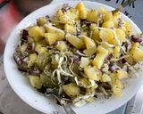 Une image de l'étape 10 de Salade de pommes de terre, chou blanc, oignon rouge et feta.