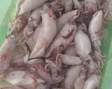Foto langkah ke 1 dari resep Oseng Cumi Asin Simple.