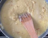 A picture of step 2 of Semolina barfi halwa.