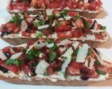 Une image de l'étape 5 de Bruschetta à la tomate et au parmesan.