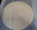 Foto del paso 1 de la receta: Corona hojaldrada de jamón y queso